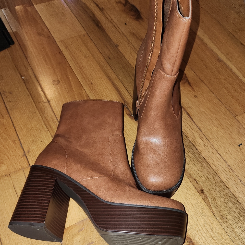 Madden Girl Brown Platform Heeled Boots 8 1/2